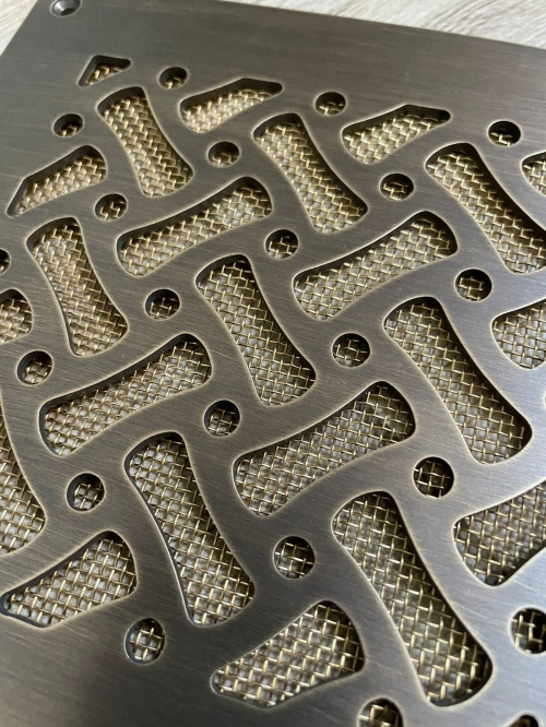 Вентиляционная решетка латунная с патиной LR-06 150х150